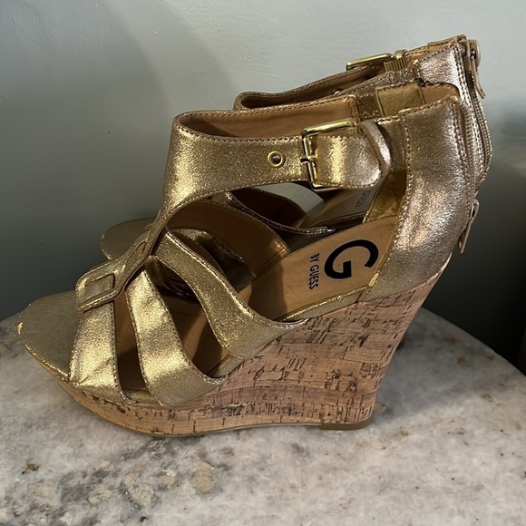 GUESS gold Sandals cork wedges size 7.5 - Picture 3 of 6